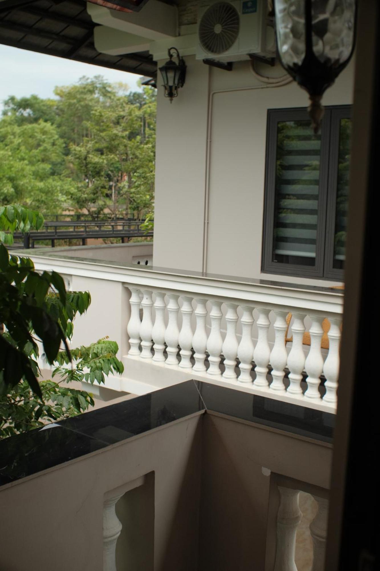Iris Hill Villa Хюе Екстер'єр фото